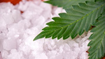 What are the best ways of using CBD crystals or CBD extract